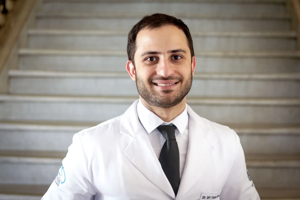 Dr. Igor Campana, neurologista com atuação dedicada à esclerose múltipla